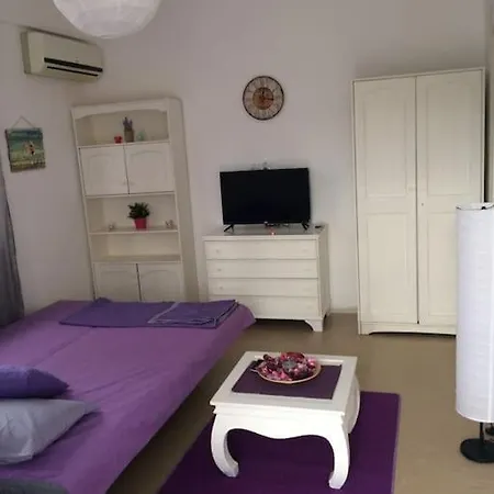 Vakilis Apartment